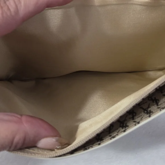 YSL Yves Saint Laurent Leather clutch/w Crossbody Strap-Authentic - Picture 8 of 12